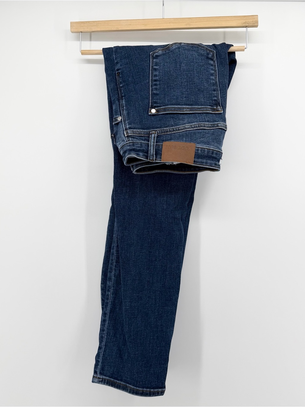 Judy Blue 13/31 Mid Rise Destroyed Slim Fit Jeans Distressed‎ Stretch Denim Chic